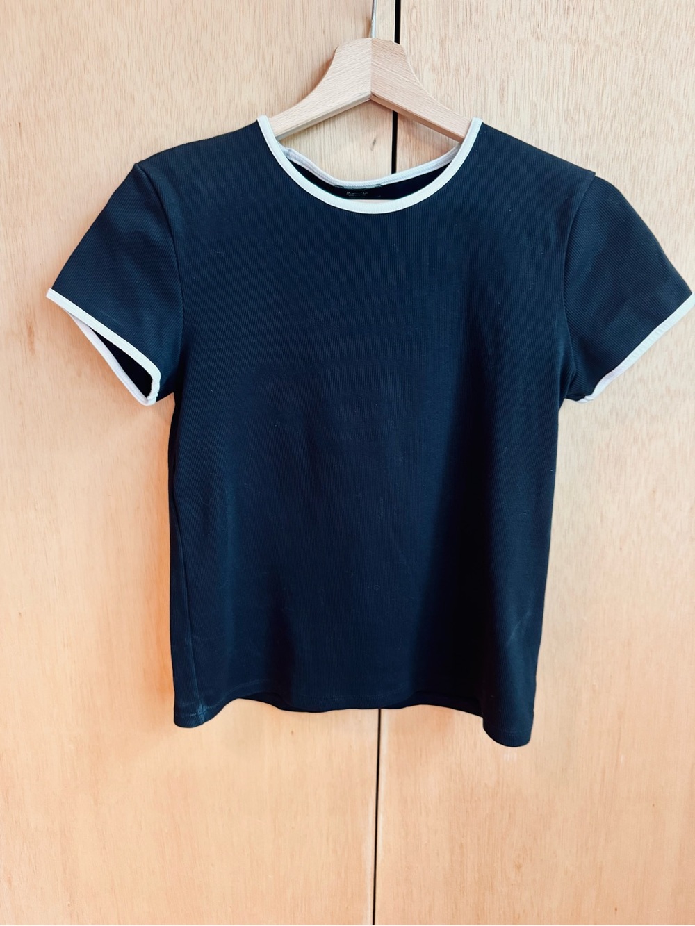 Massimo Dutti Black w/ White Trim ringer tee t-shirt Short Sleeve size M medium